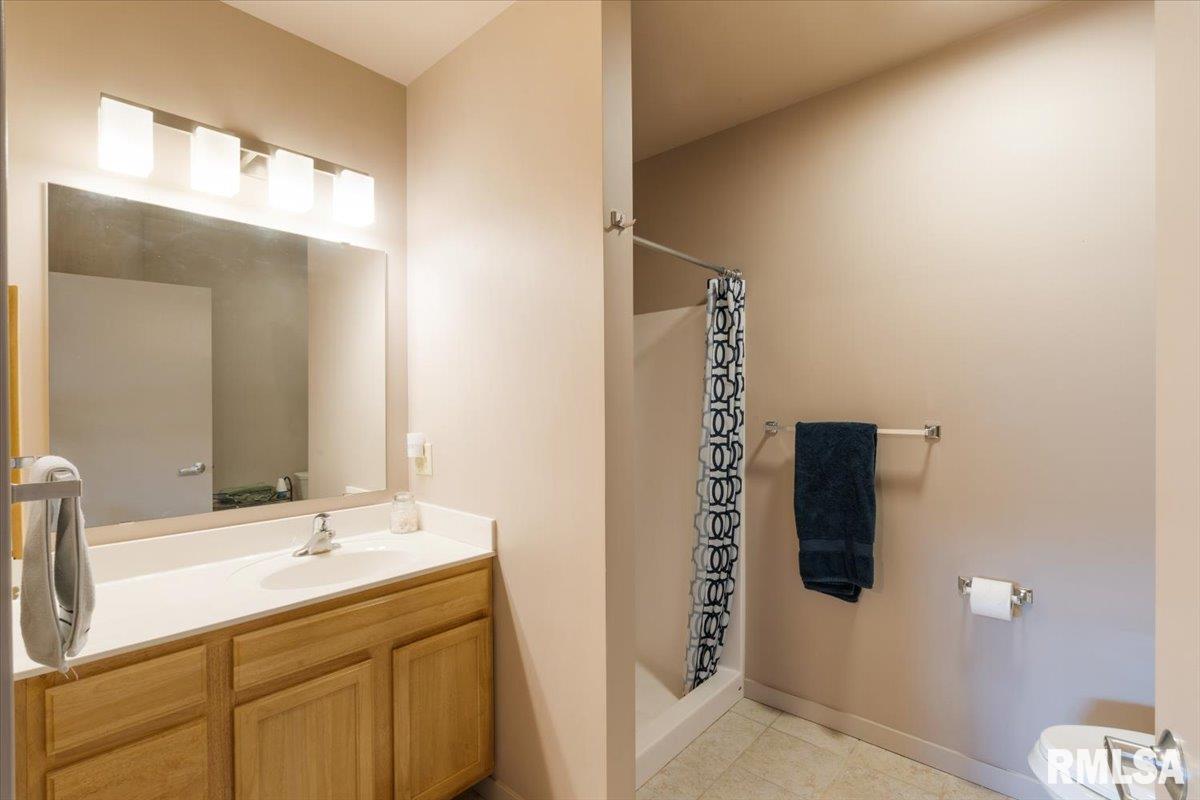 110 19th Street, Unit 311 Rock Island, IL 61201 - Photo 24 of 40