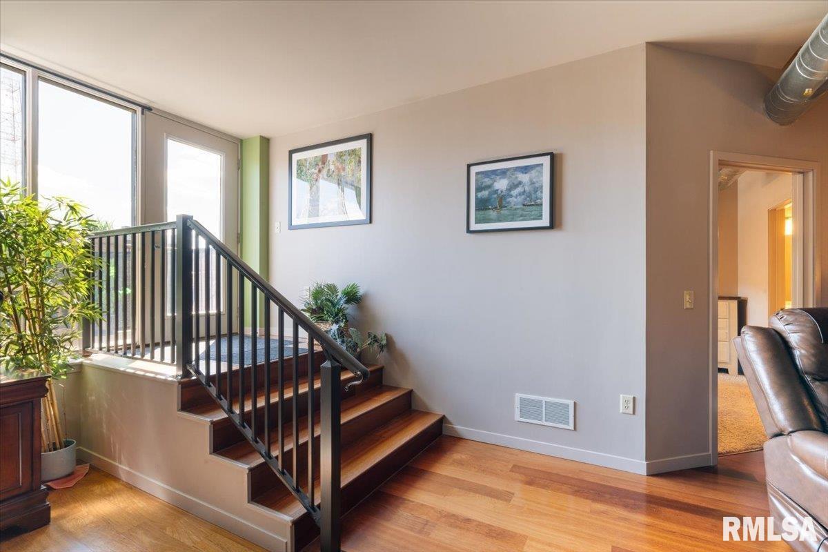 110 19th Street, Unit 311 Rock Island, IL 61201 - Photo 27 of 40