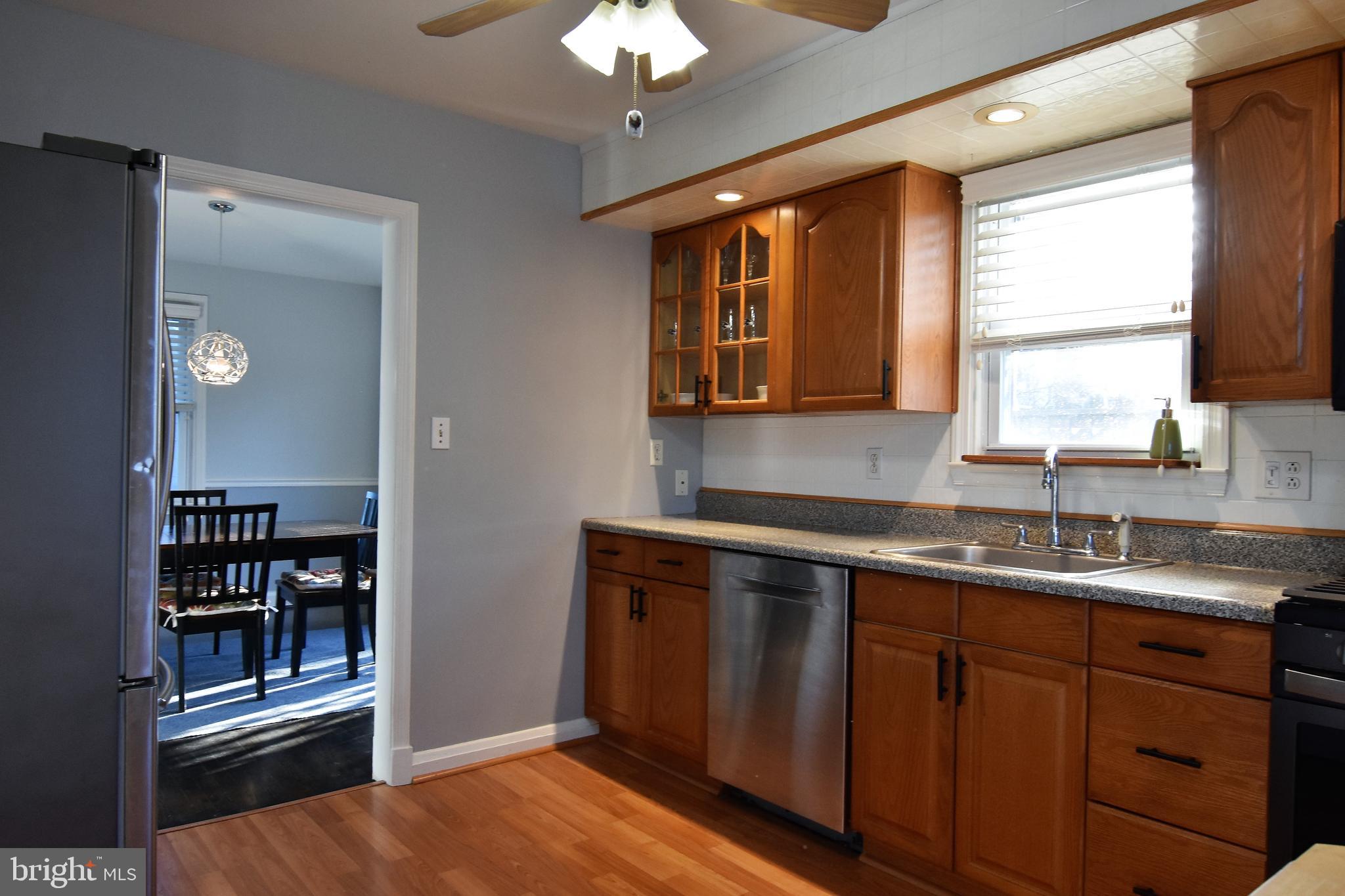 5546 Gayland Road Baltimore, MD 21227 - Photo 3 of 29