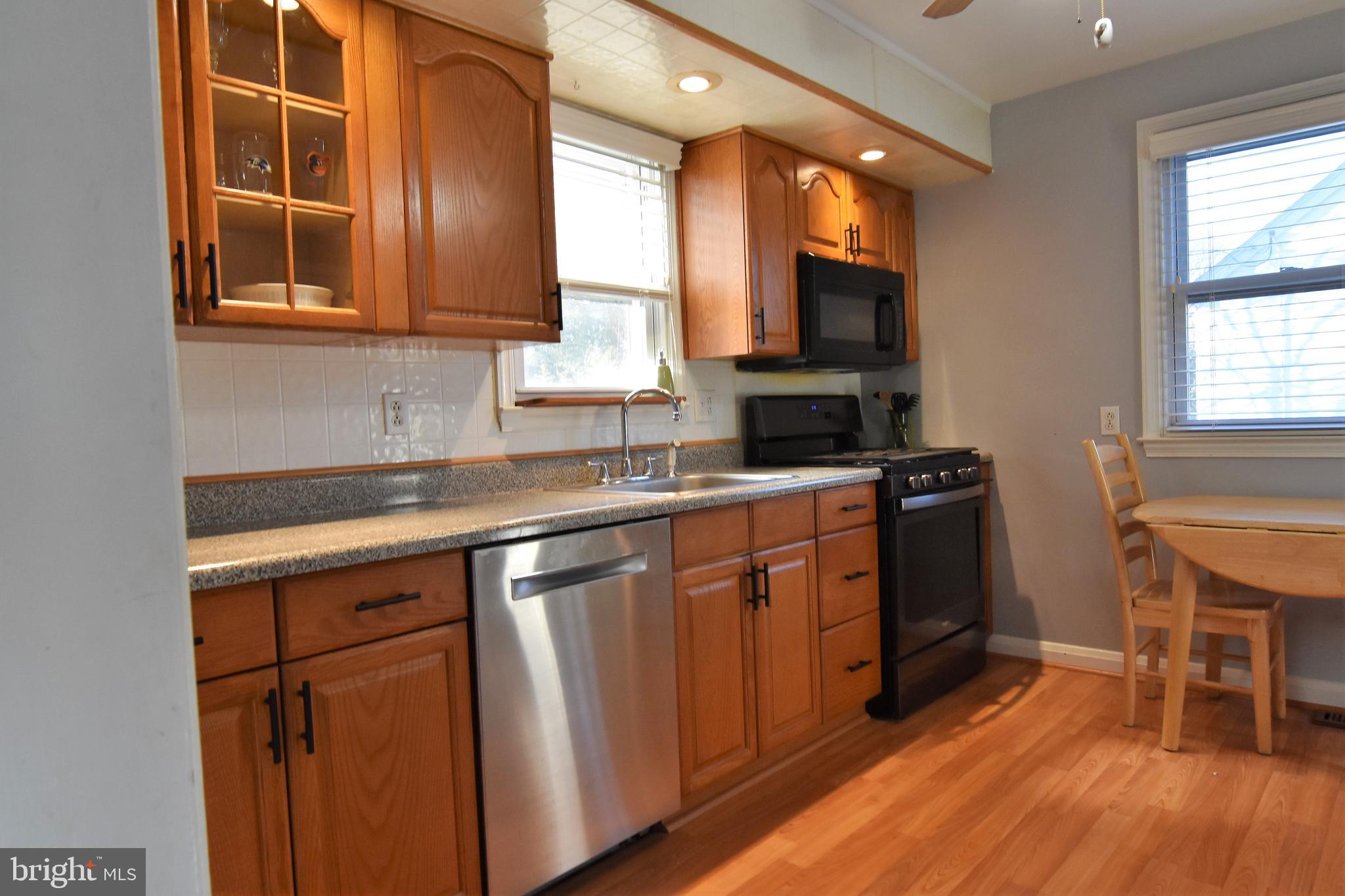 5546 Gayland Road Baltimore, MD 21227 - Photo 4 of 29