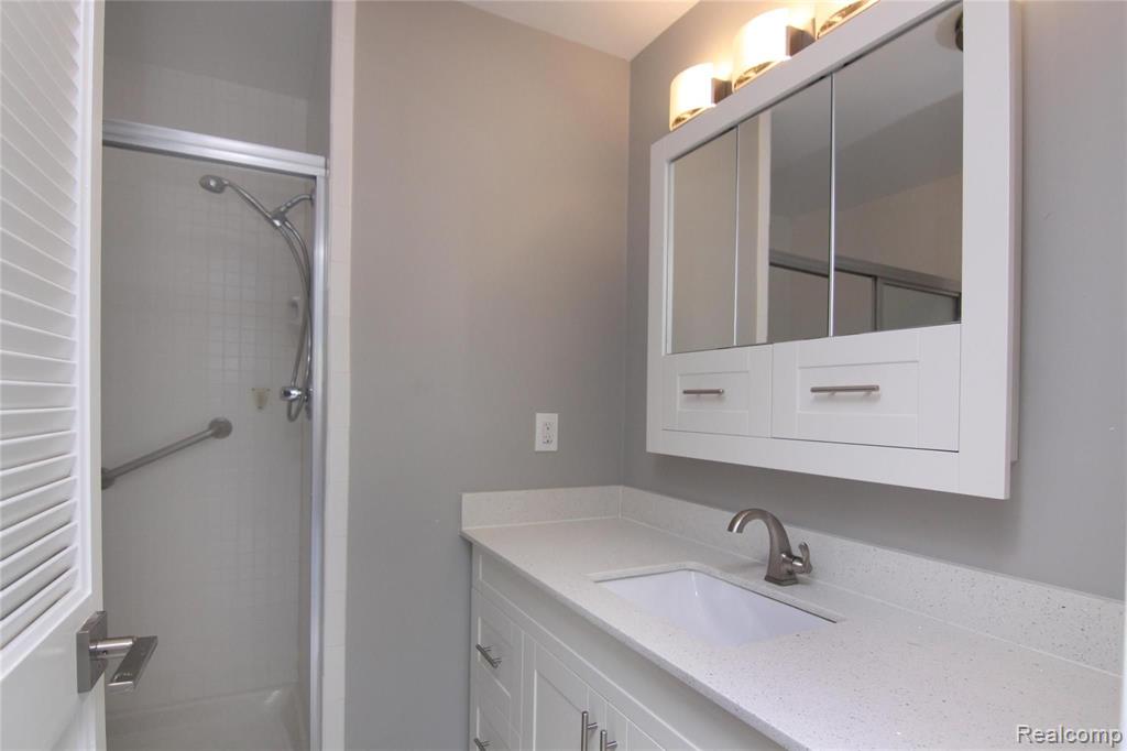 2425 Mulberry Road Bloomfield Hills, MI 48302 - Photo 17 of 22
