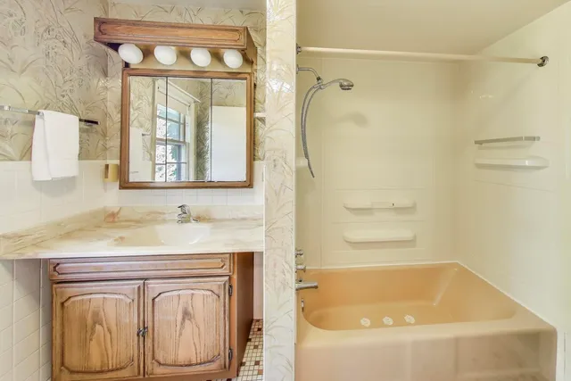 $569,000 | 222 South Dwyer Avenue, Arlington Heights, IL 60005