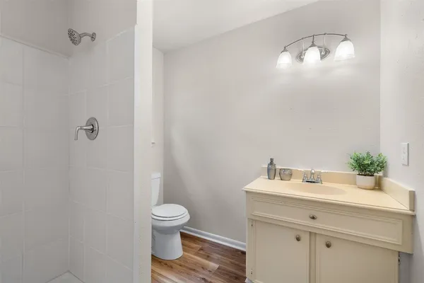 $460,000 | 1031 McElroy Lane, New Ulm, TX 78950