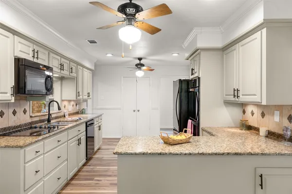 $460,000 | 1031 McElroy Lane, New Ulm, TX 78950