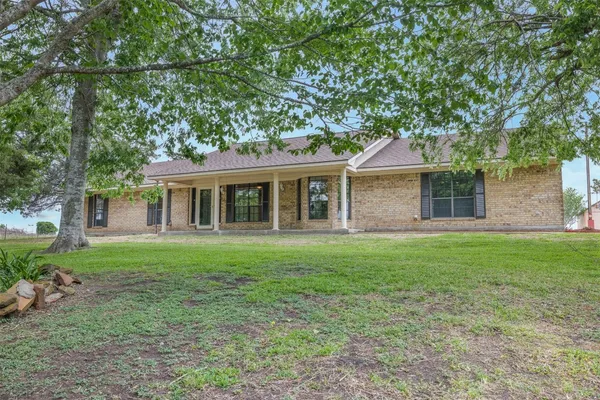 $460,000 | 1031 McElroy Lane, New Ulm, TX 78950