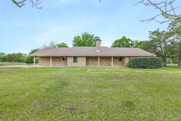 $460,000 | 1031 McElroy Lane, New Ulm, TX 78950