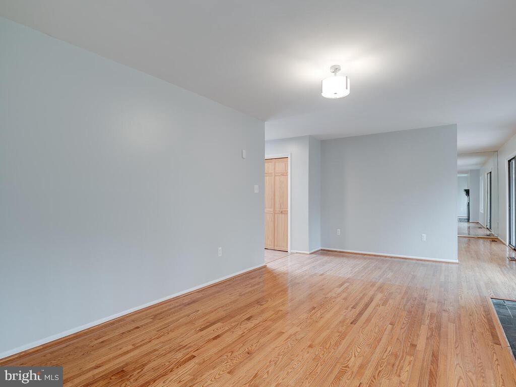 5316 Tolson Road Temple Hills, MD 20748 - Photo 21 of 69 Entrance to Living Room from hallway