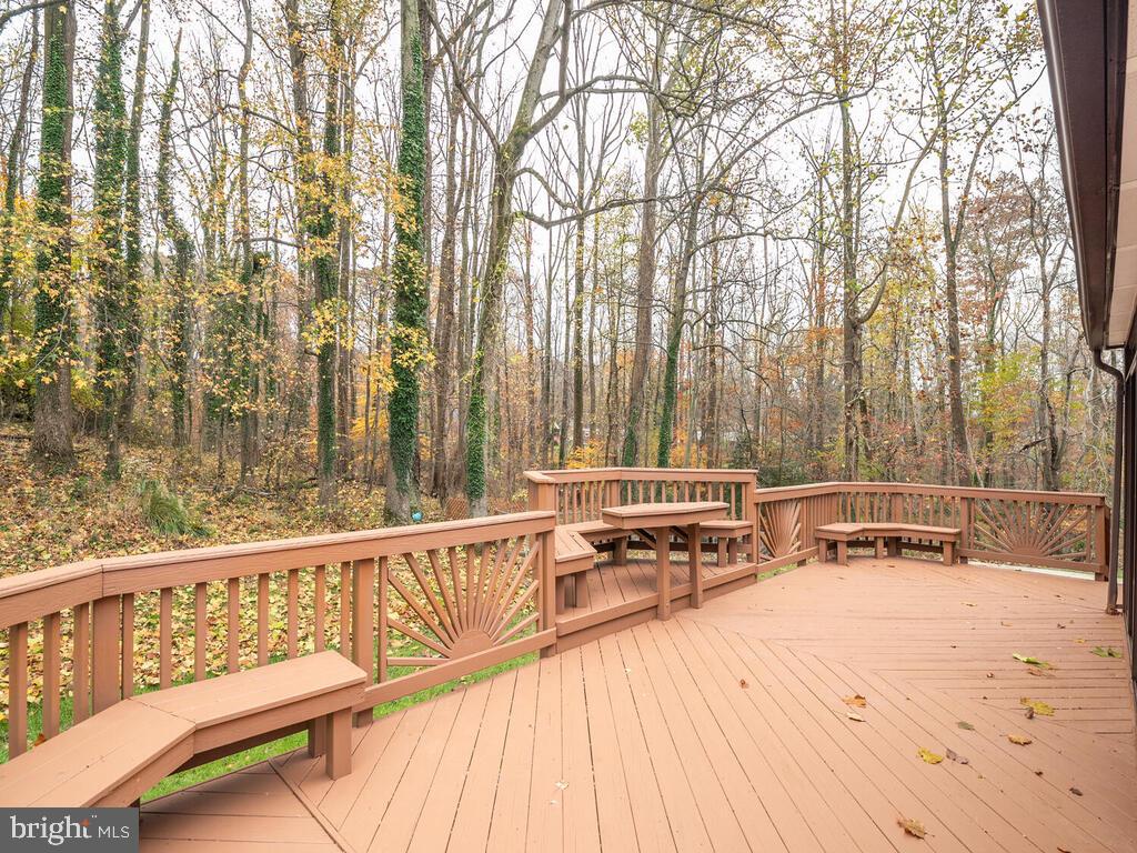 5316 Tolson Road Temple Hills, MD 20748 - Photo 8 of 69 Deck with built-in seating