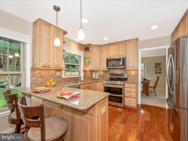 $683,500 | 9909 Shrewsbury Court, Montgomery Village, MD 20886