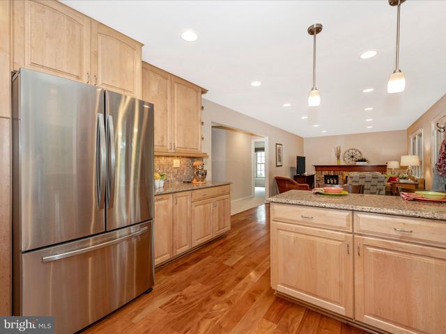 $683,500 | 9909 Shrewsbury Court, Montgomery Village, MD 20886