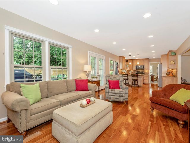 $683,500 | 9909 Shrewsbury Court, Montgomery Village, MD 20886