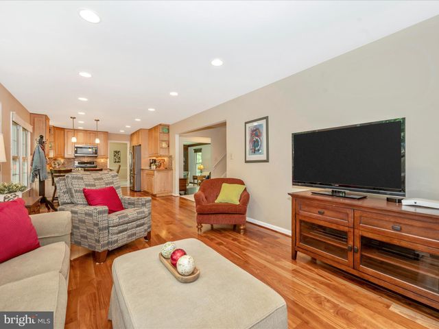 $683,500 | 9909 Shrewsbury Court, Montgomery Village, MD 20886