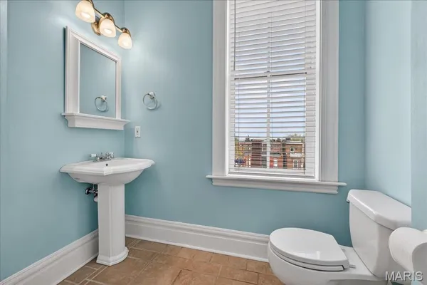 $175,000 | 2200 South 12th Street, Unit 3, St. Louis, MO 63104