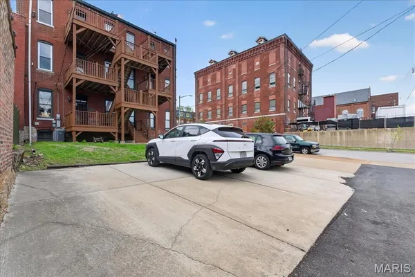 $175,000 | 2200 South 12th Street, Unit 3, St. Louis, MO 63104