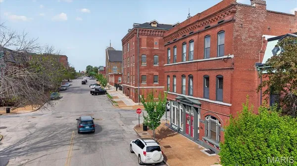 $175,000 | 2200 South 12th Street, Unit 3, St. Louis, MO 63104
