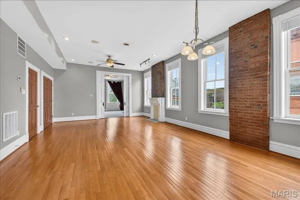 $175,000 | 2200 South 12th Street, Unit 3, St. Louis, MO 63104