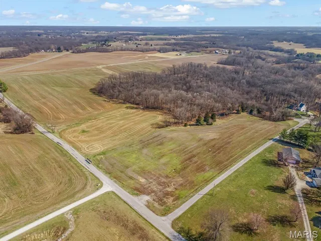 $215,000 | 7468 Covered Bridge Drive, Waterloo, IL 62298