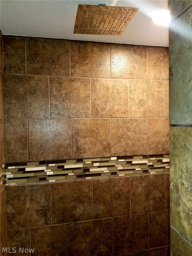 1656 Edgefield Road Lyndhurst, OH 44124 - Photo 29 of 35 Gallery Image 29