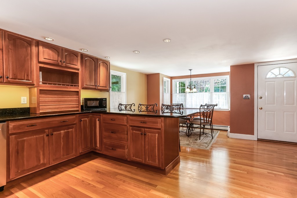 33 Russell Road Hanover, MA 02339 - Photo 4 of 21 Gallery Image 4