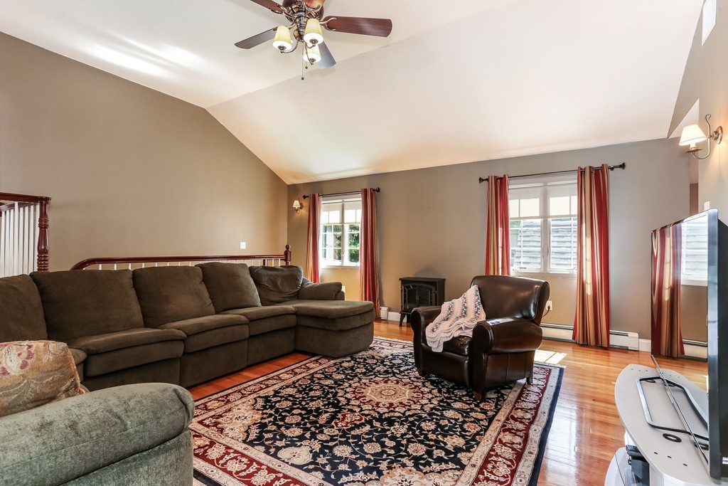 33 Russell Road Hanover, MA 02339 - Photo 6 of 21 Gallery Image 6