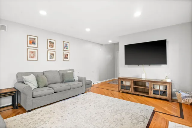 $535,000 | 7S367 Augusta Lane, Naperville, IL 60540