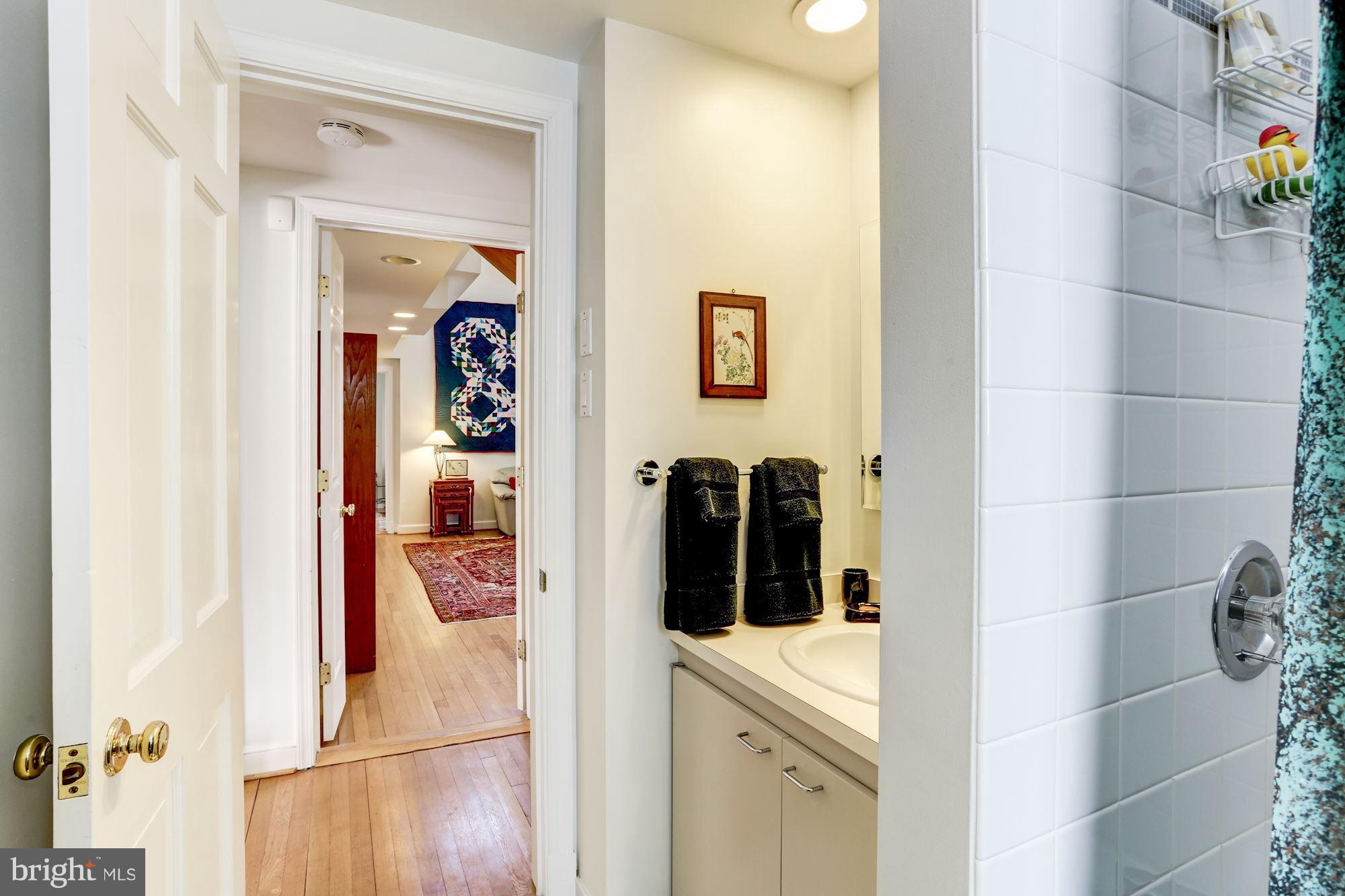 6610 Rannoch Road Bethesda, MD 20817 - Photo 17 of 30 Bath