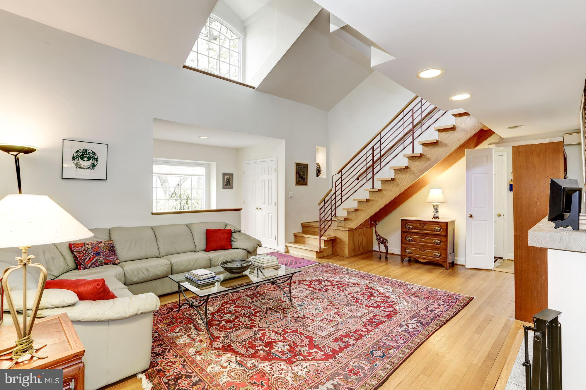 6610 Rannoch Road Bethesda, MD 20817 - Photo 5 of 30 Interior (General)