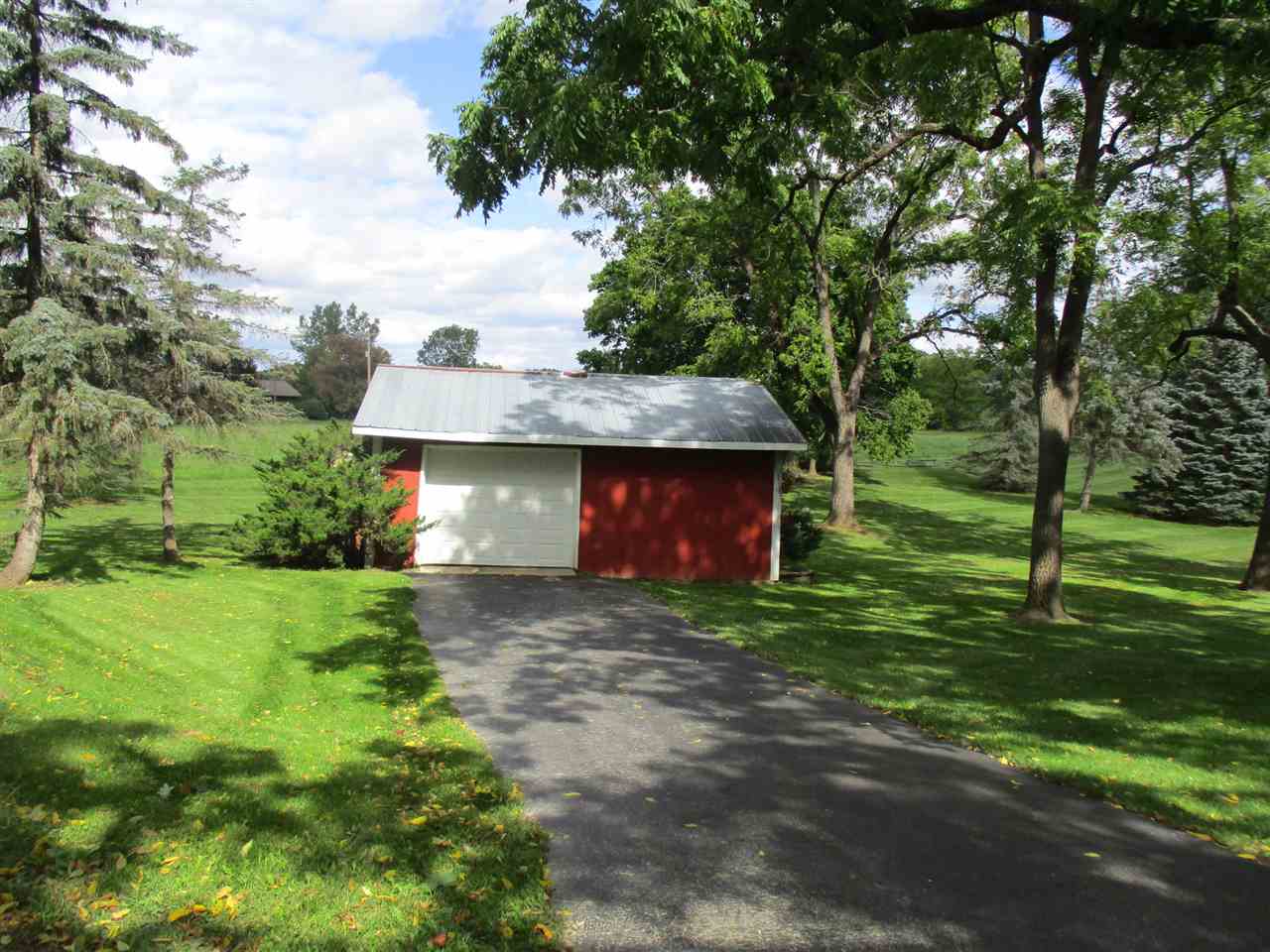 9425 Byam Road Bancroft, MI 48414 - Photo 54 of 61 31304158-53.JPG