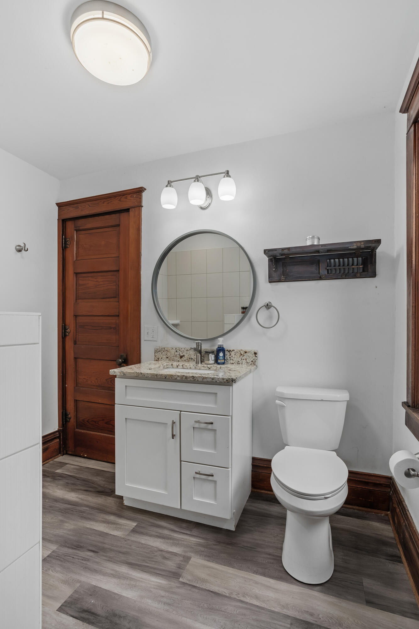 W12040 Sullivan Road Portland, WI 53594 - Photo 20 of 45 Full bath, main