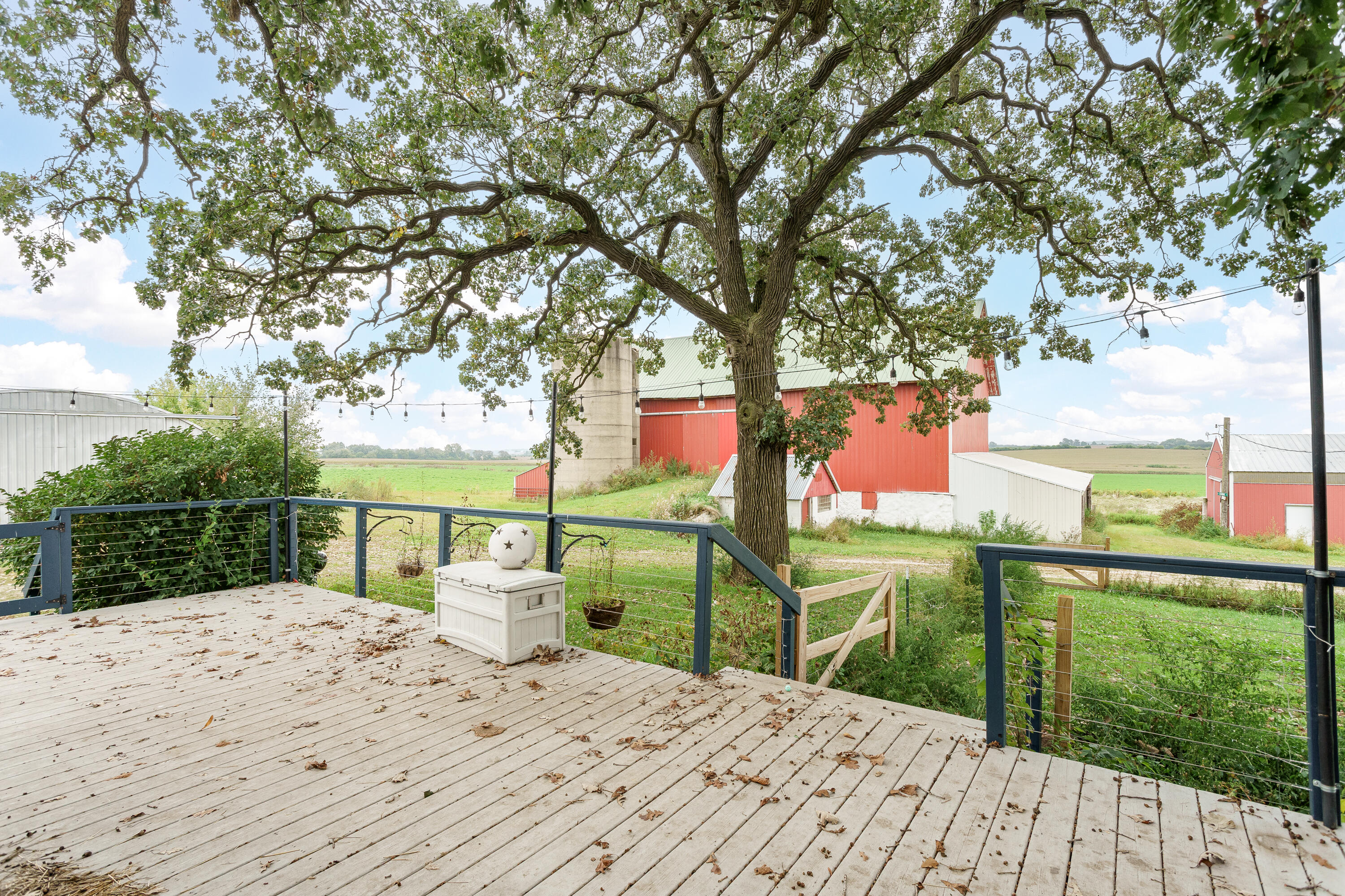 W12040 Sullivan Road Portland, WI 53594 - Photo 33 of 45 Front porch & fenced front yard