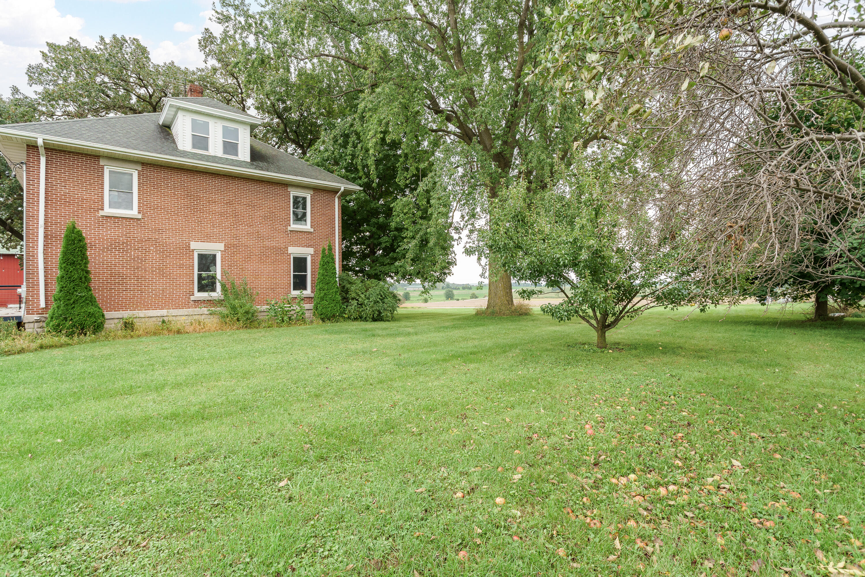 W12040 Sullivan Road Portland, WI 53594 - Photo 36 of 45 Spacious yard