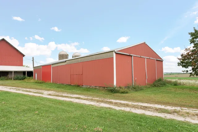 $599,900 | W12040 Sullivan Road, Portland, WI 53594