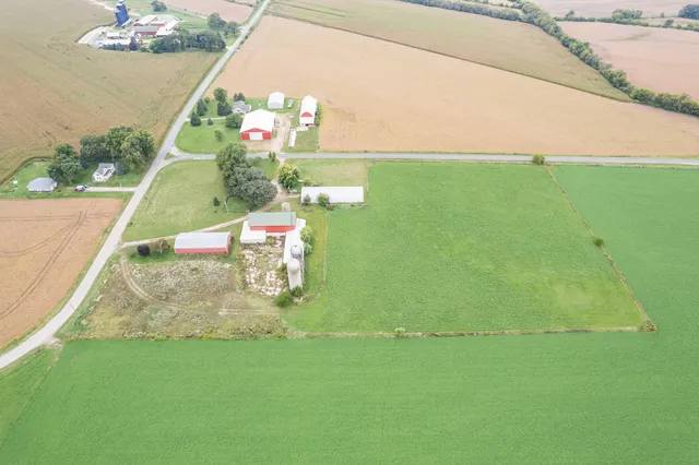 $599,900 | W12040 Sullivan Road, Portland, WI 53594