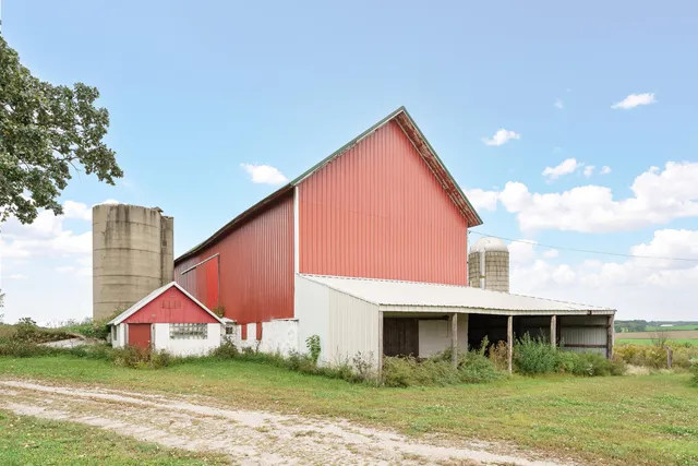 $599,900 | W12040 Sullivan Road, Portland, WI 53594