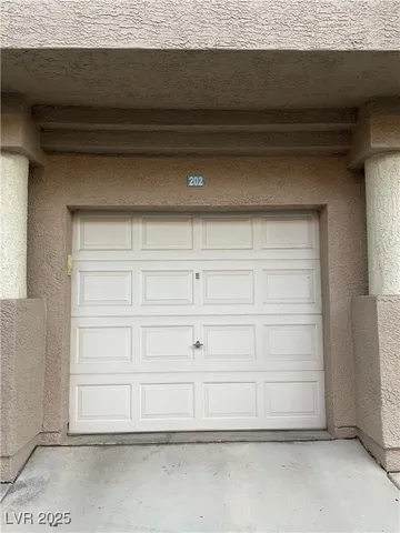 $1,850 | 2152 Turquoise Ridge Street, Unit 202, Las Vegas, NV 89117