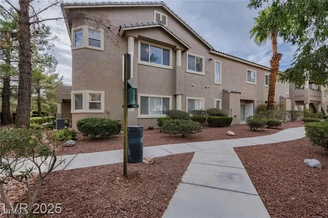 $1,850 | 2152 Turquoise Ridge Street, Unit 202, Las Vegas, NV 89117