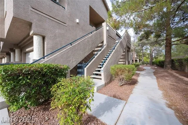 $1,850 | 2152 Turquoise Ridge Street, Unit 202, Las Vegas, NV 89117