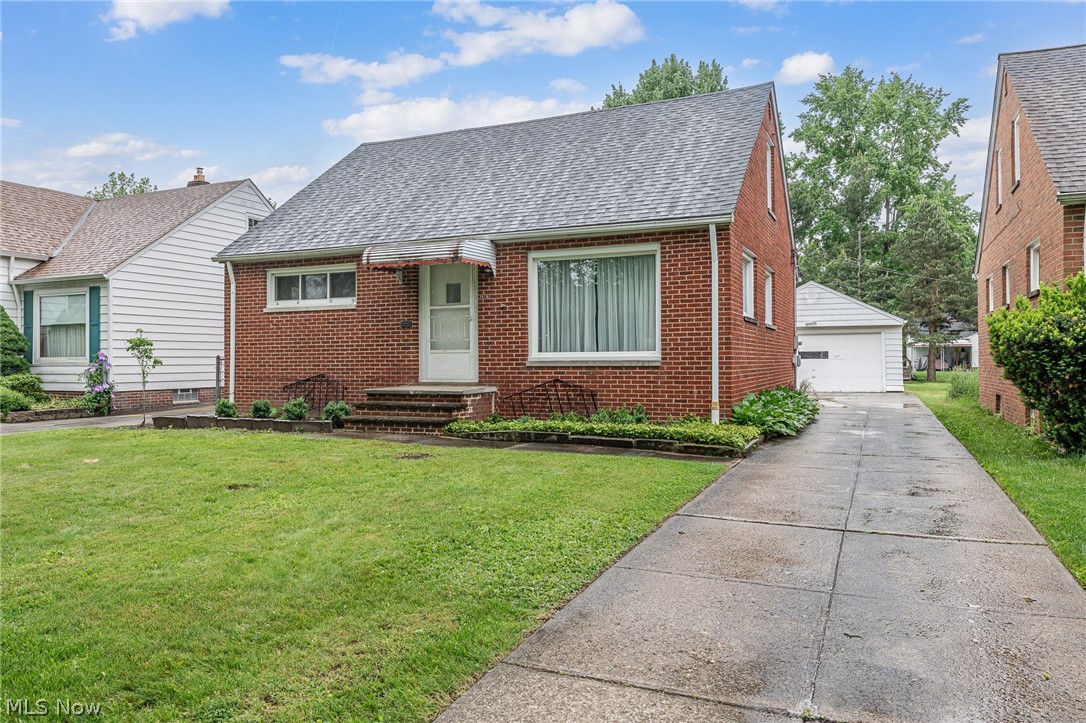 5670 Cherokee Road Cleveland, OH 44124 - Photo 2 of 37