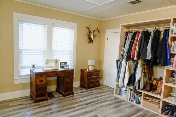 $189,500 | 705 South Jackson Avenue, McGregor, TX 76657