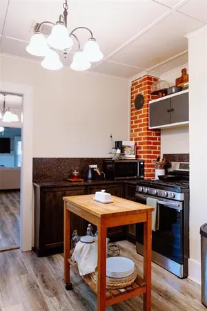 $189,500 | 705 South Jackson Avenue, McGregor, TX 76657