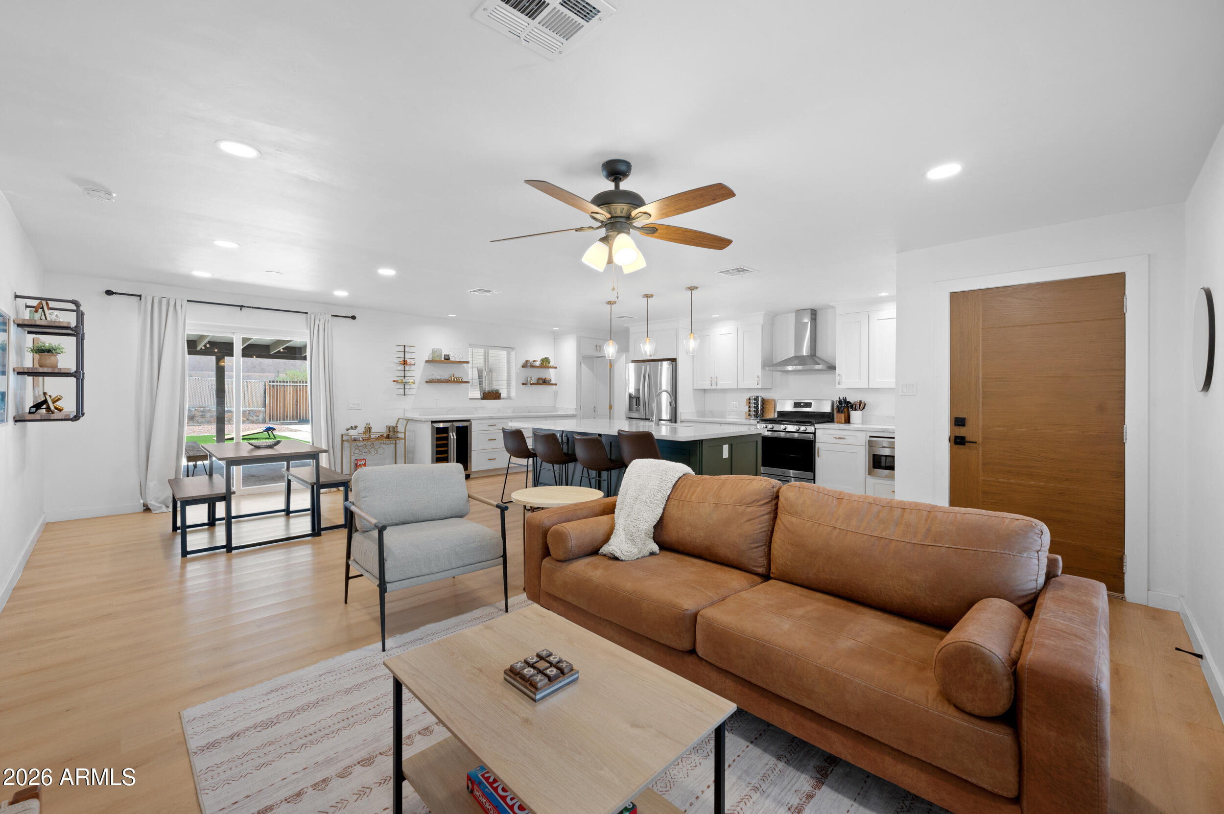 9829 North 4th Avenue Phoenix, AZ 85021 - Photo 12 of 32 Living