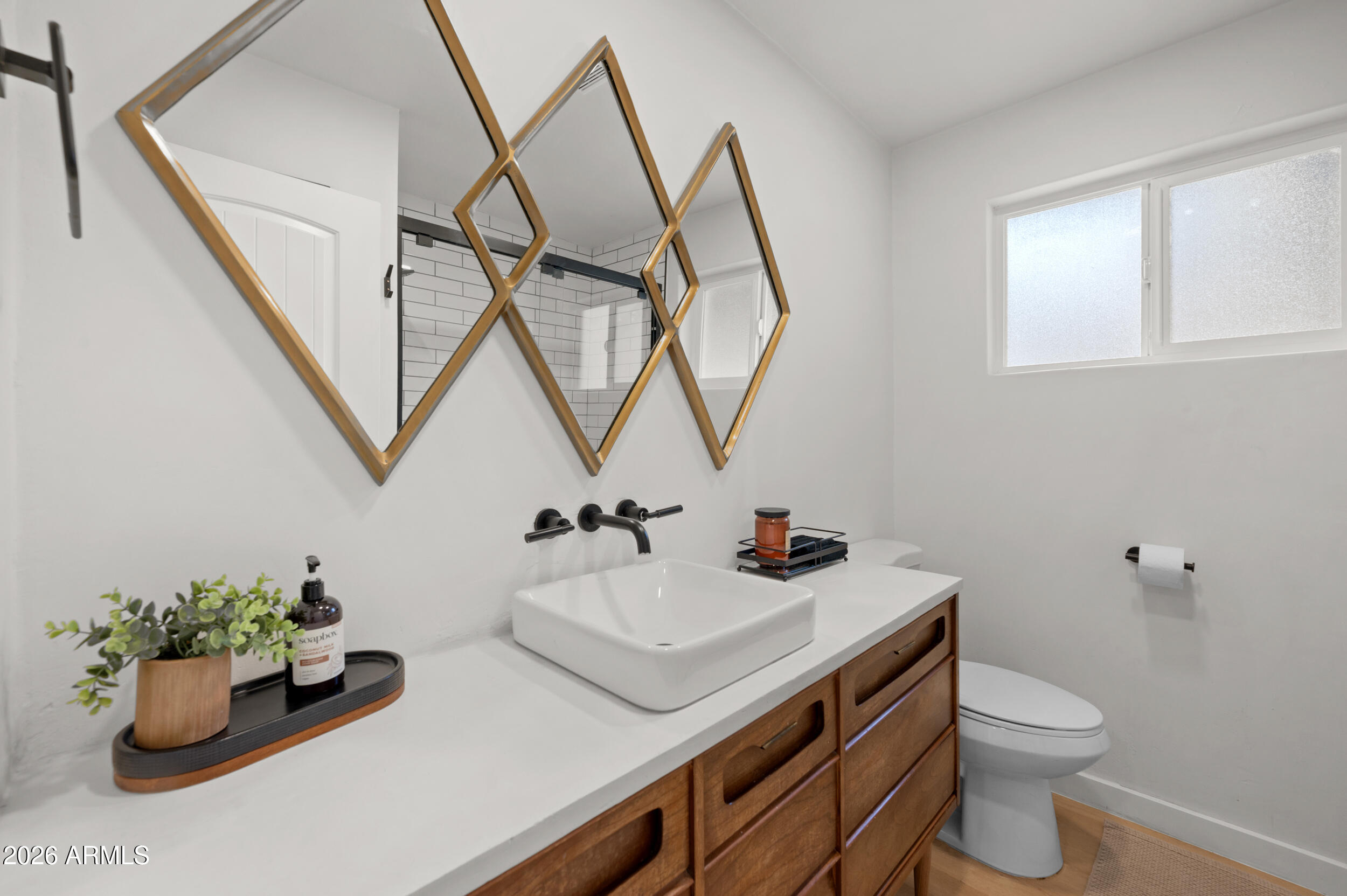 9829 North 4th Avenue Phoenix, AZ 85021 - Photo 27 of 32 Hall Bathroom