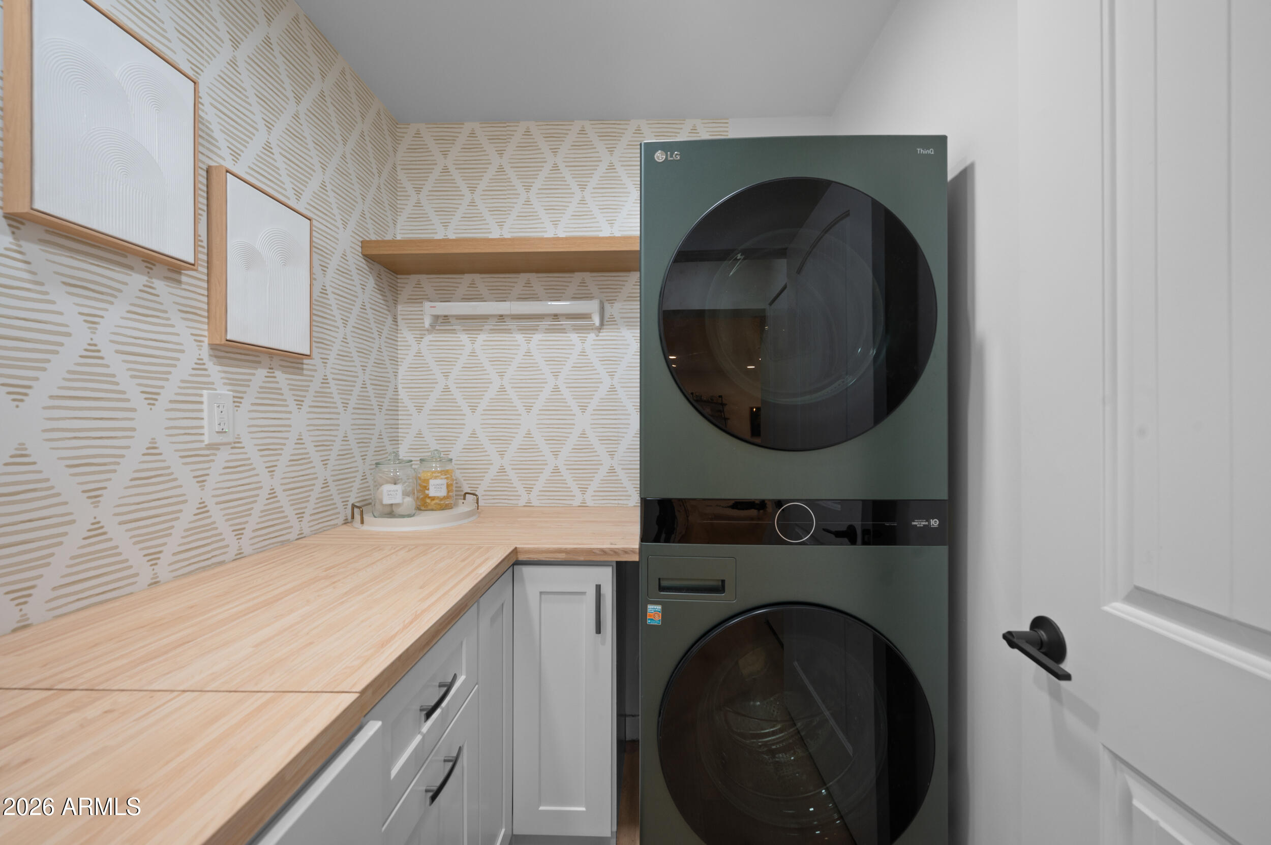 9829 North 4th Avenue Phoenix, AZ 85021 - Photo 29 of 32 Laundry