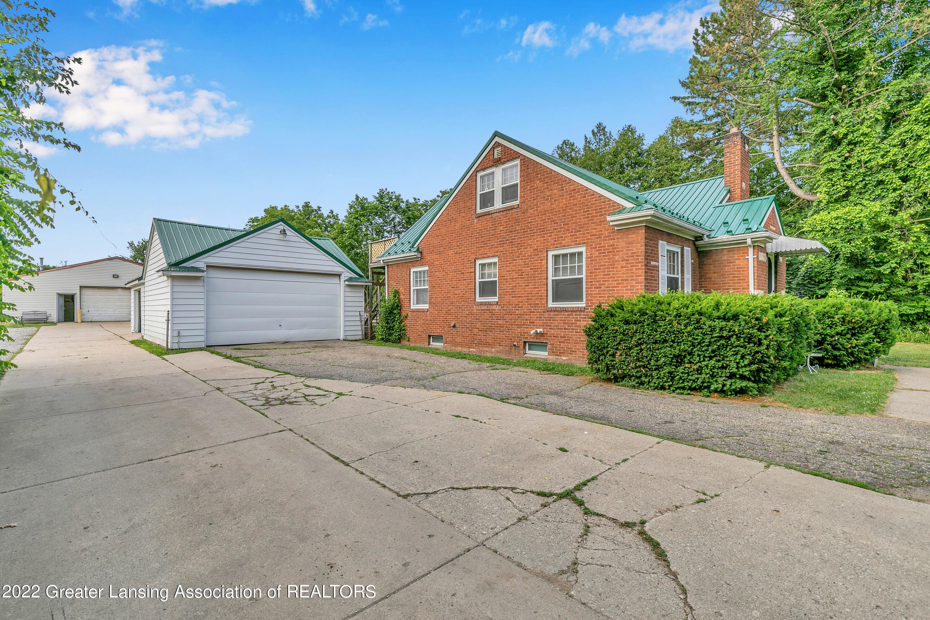 211 East Sheridan Road Lansing, MI 48906 - Photo 1 of 54 9I3A4857