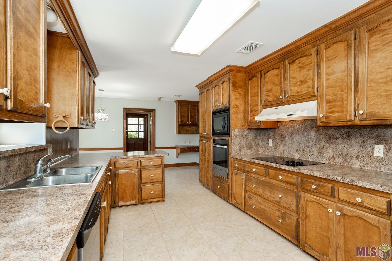 14002 Woodland Ridge Avenue Baton Rouge, LA 70816 - Photo 11 of 36 Gallery Image 11