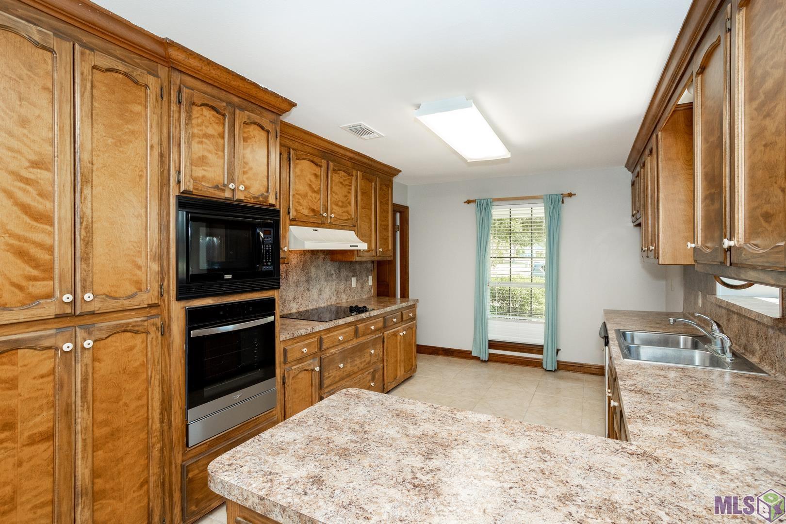 14002 Woodland Ridge Avenue Baton Rouge, LA 70816 - Photo 10 of 36 Gallery Image 10