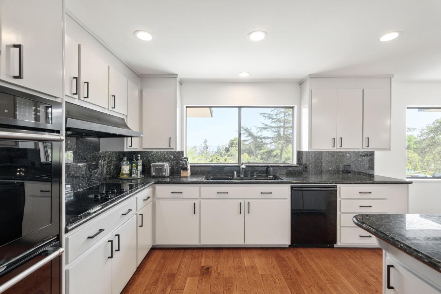 160 Crest Road Woodside, CA 94062 - Photo 13 of 33 Gallery Image 13