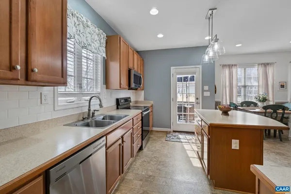 $529,900 | 63 Villa Avenue, Zion Crossroads, VA 22942