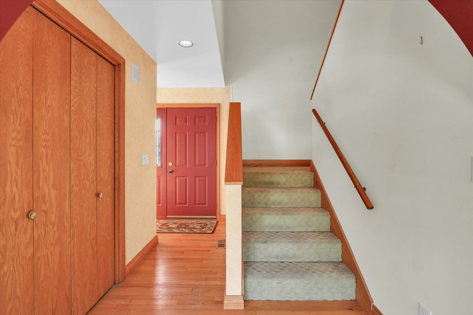 2002 O O Donnell Drive Champaign, IL 61821 - Photo 6 of 45 a view of entryway