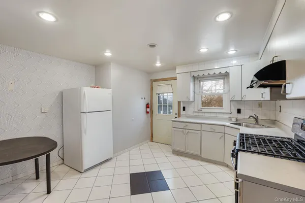 $4,600 | 2 Gillis Avenue, Unit 1, Nyack, NY 10960